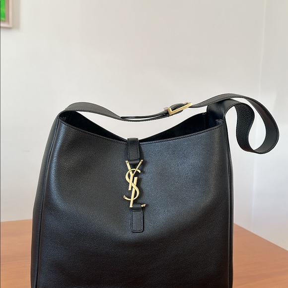 - Saint Laurent le 5 a 7 supple large shopper - Picture 6 of 9